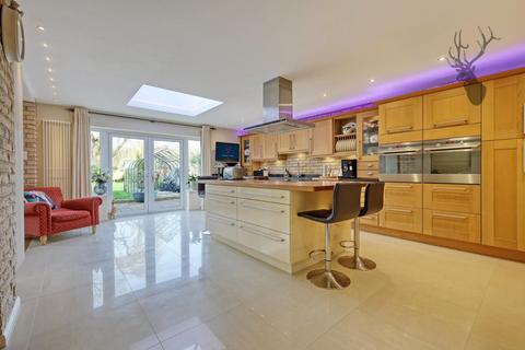 4 bedroom semi-detached house for sale, Woodland Way, Theydon Bois