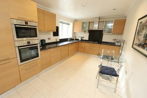 2 bedroom flat to rent, Regents Park Road, Finchley N3