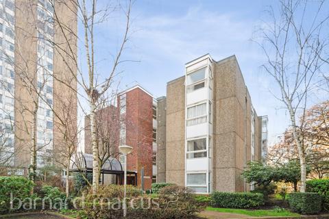 Sullivan Close, London