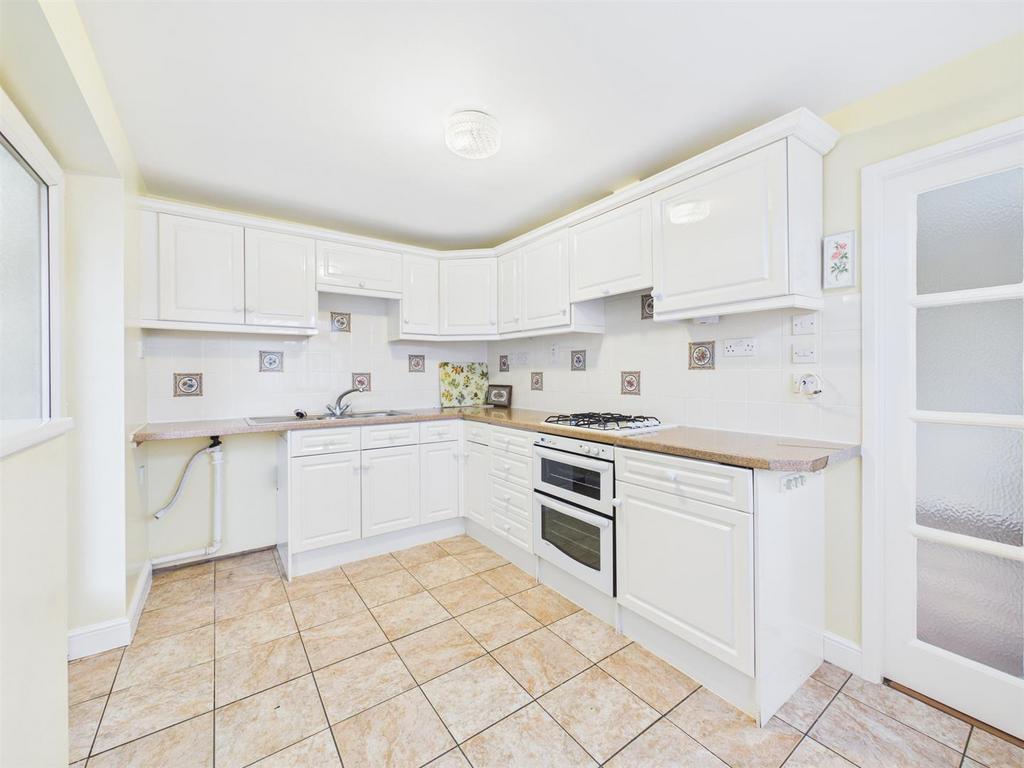 Kitchen: