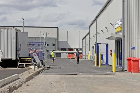 Warehouse to rent, Bugsbys Way London SE7 7SF
