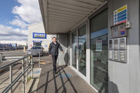 Warehouse to rent, Bugsbys Way London SE7 7SF