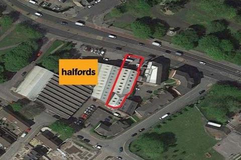 Garage to rent, 22-24 Ardwick Green S Manchester M13 9XE
