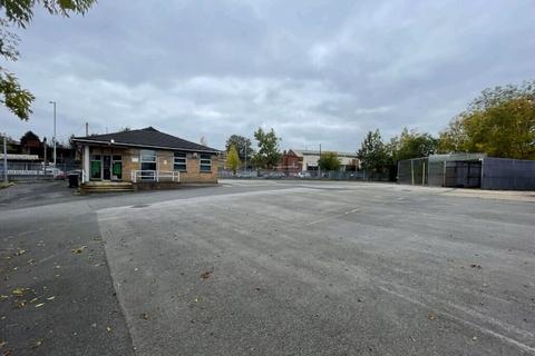 Garage to rent, Mill Ln Bradford BD5 0HF