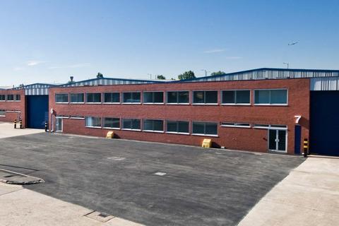 Distribution warehouse to rent, Skyport Industrial Estate West Drayton UB7