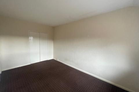 2 bedroom flat to rent, Oakash Court, NOTTINGHAM, NG16