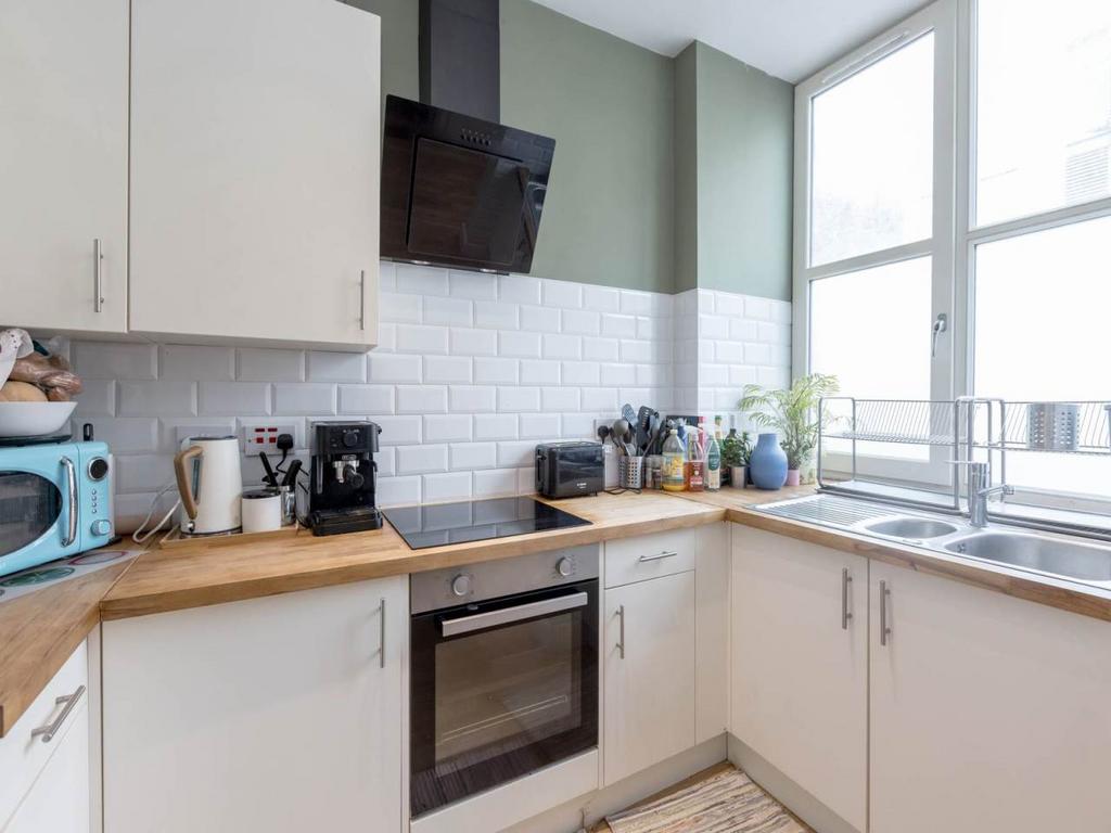 77750 St Leonards St-0