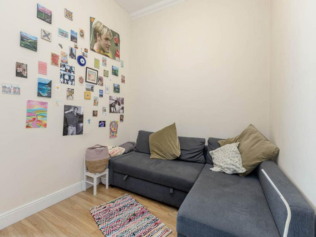 77750 St Leonards St-0