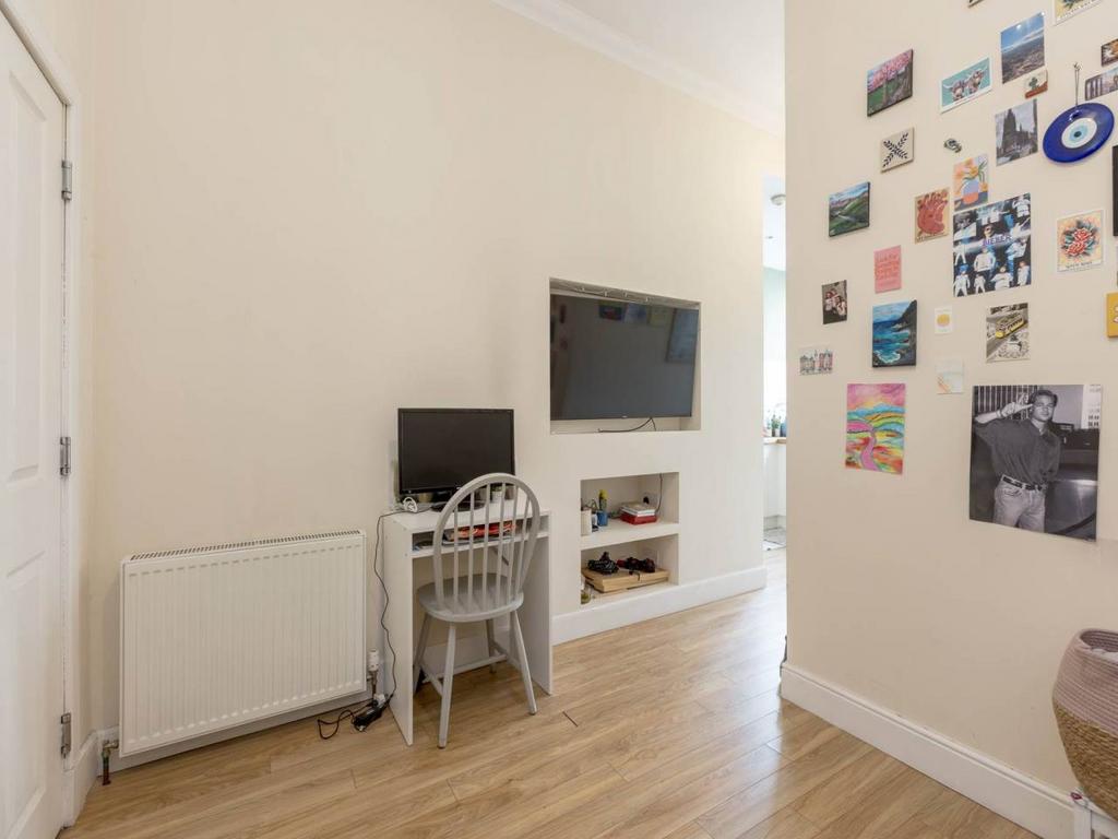 77750 St Leonards St-0