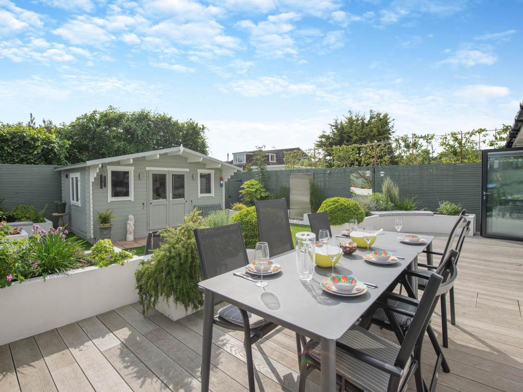 6 wickfield garden