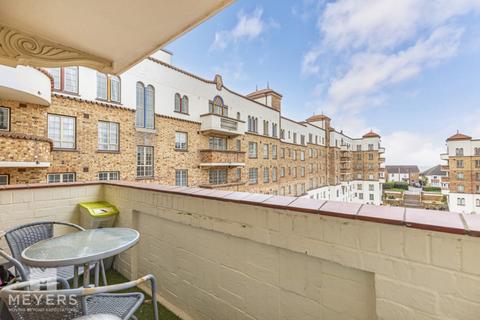 2 bedroom flat to rent, Sea Road, Bournemouth, BH5 1