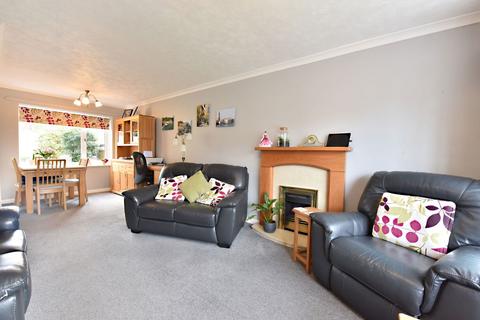 3 bedroom link detached house for sale, Garret Close, Kingswinford DY6
