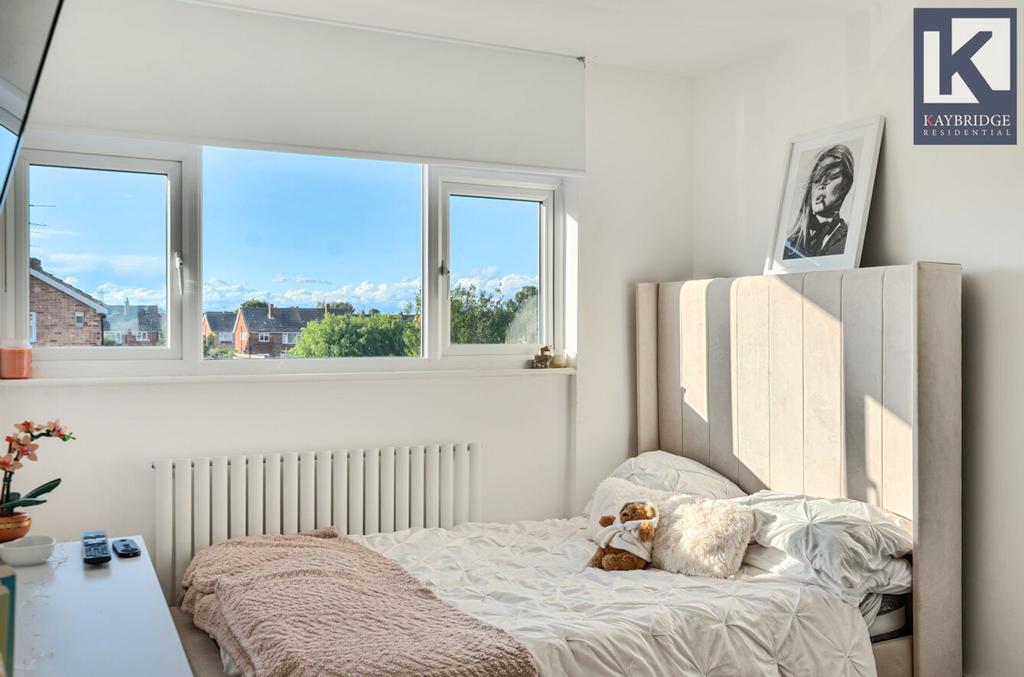 Poplar Crescent, Epsom - KT19 9 ER