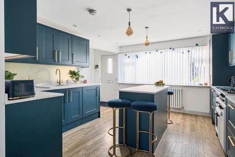 3 bedroom semi-detached house to rent, Poplar Crescent, Epsom, KT19