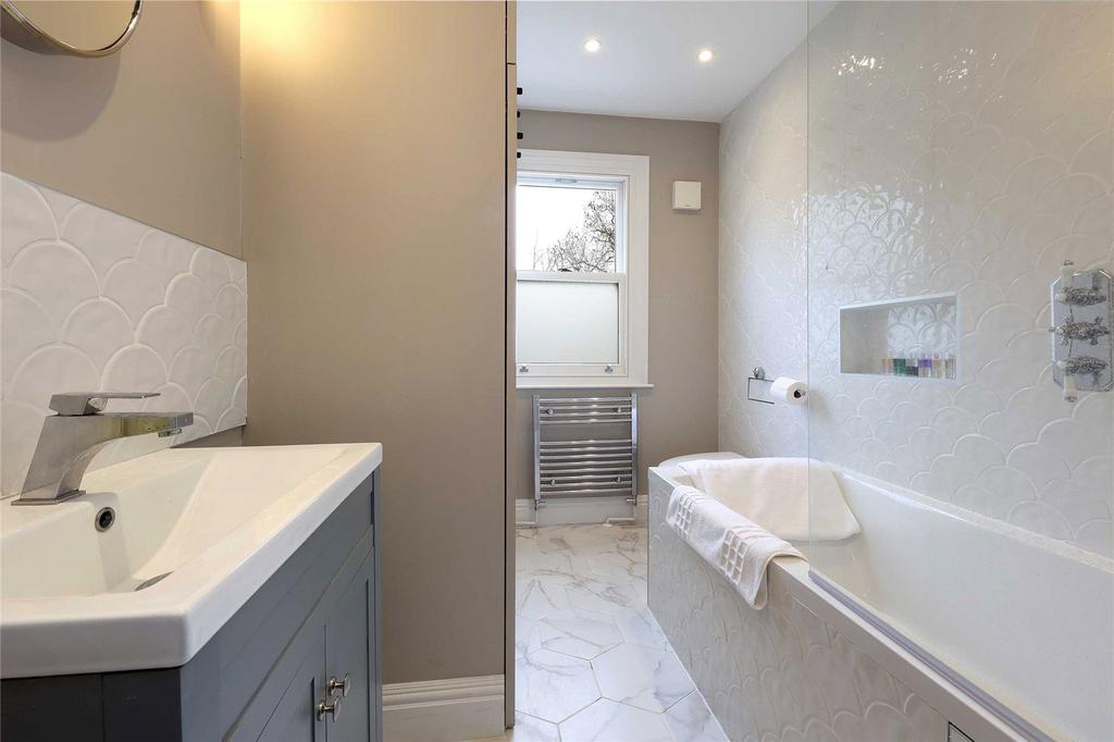 Bath/Shower Room