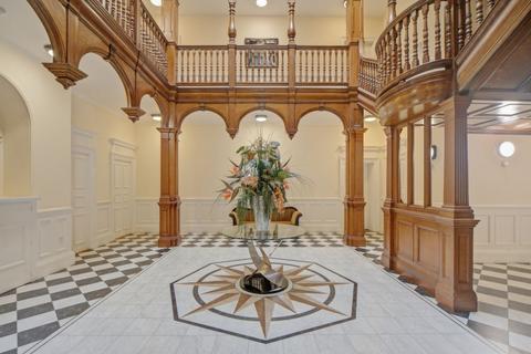 2 bedroom flat for sale, 15 Newton Park Place, Chislehurst, Kent, BR7