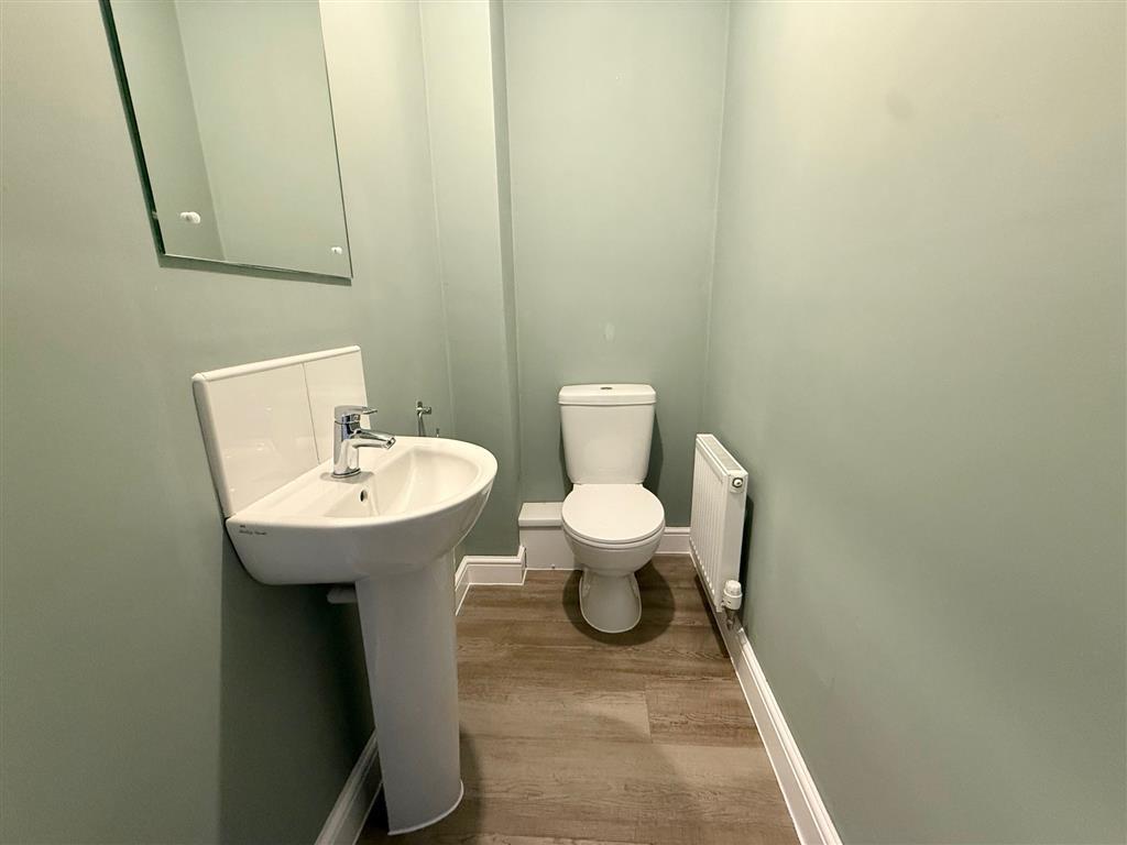 Cloakroom/wc