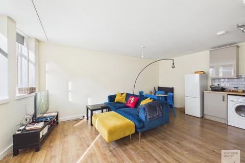 undefined, Apt 3 :: Vernon Street