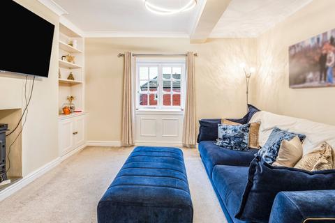 2 bedroom flat for sale, Beacon Court, Gaia Lane, Lichfield.
