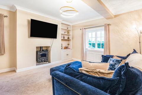 2 bedroom flat for sale, Beacon Court, Gaia Lane, Lichfield.
