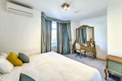 4 bedroom semi-detached house for sale, 11 Limes Avenue, Golders Green, London, NW11 9TJ