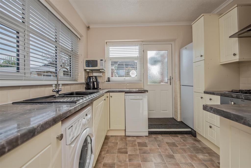 Fitted Kitchen:
