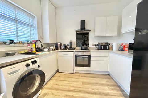 2 bedroom terraced house for sale, Poets Nook, Leigh