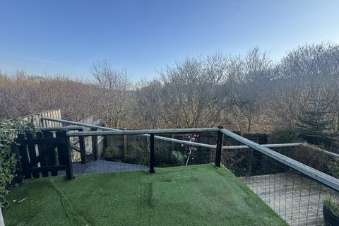 2 bedroom house to rent, Coombe Way, Plymouth, PL5