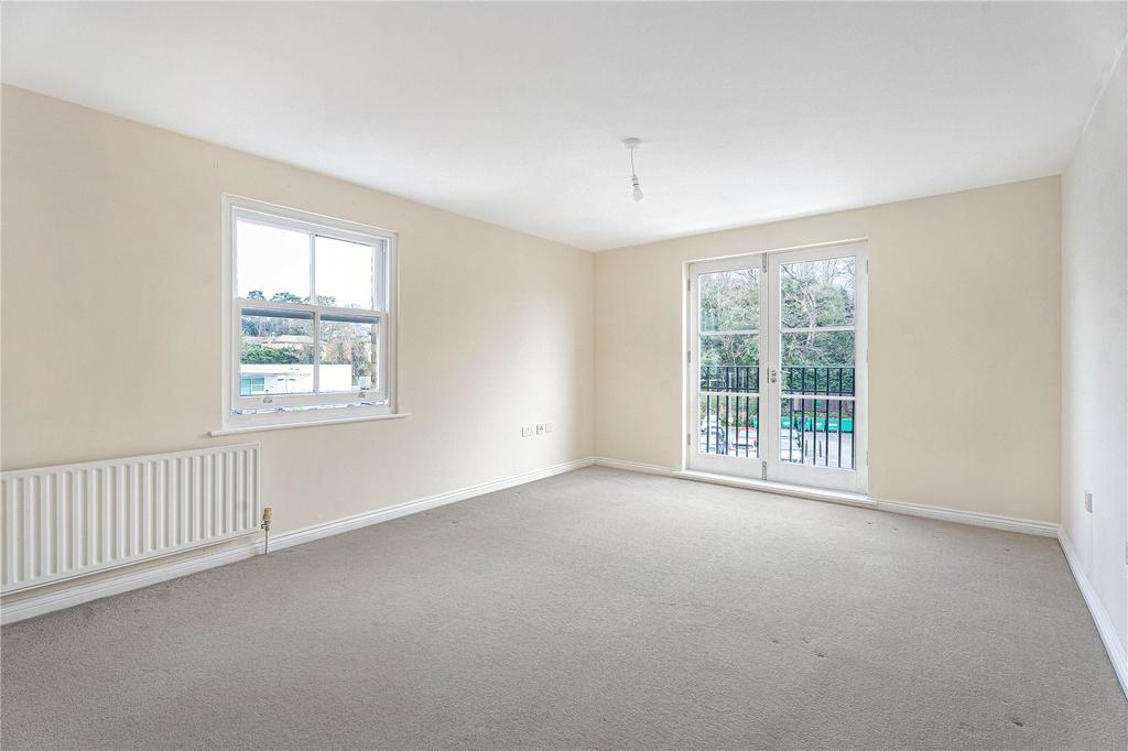 Apartment in Bedford - View 4