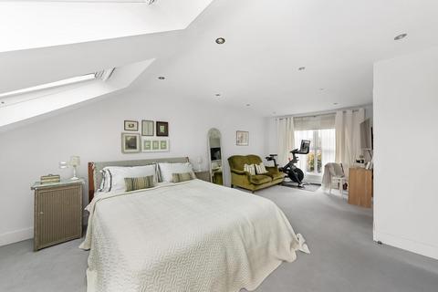 4 bedroom end of terrace house for sale, Lavengro Road, London, SE27