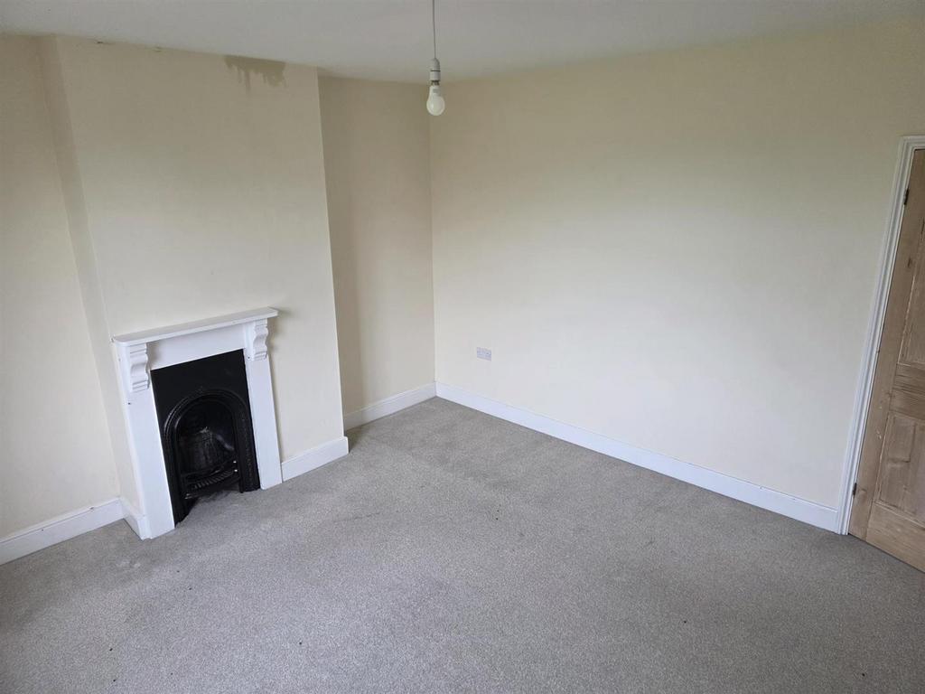 Bedroom 2 a.jpg