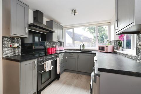 undefined, Ladysmith, Gomeldon, Salisbury