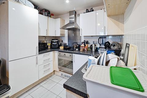 2 bedroom flat for sale, Dock Street, Hull