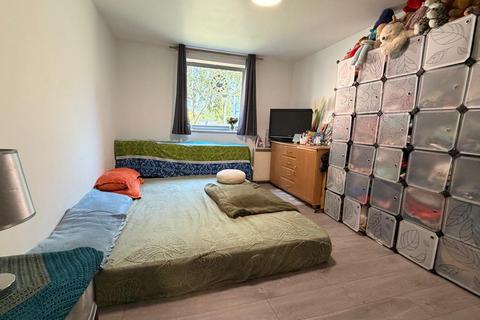 1 bedroom flat for sale, Kelvin Gate, Bracknell, Berkshire, RG12