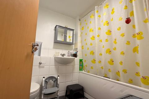 1 bedroom flat for sale, Kelvin Gate, Bracknell, Berkshire, RG12