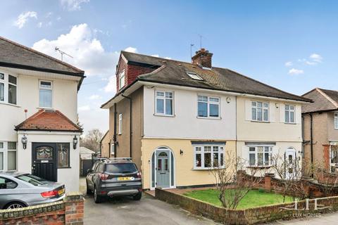 4 bedroom semi-detached house for sale, Highfield Road, Romford