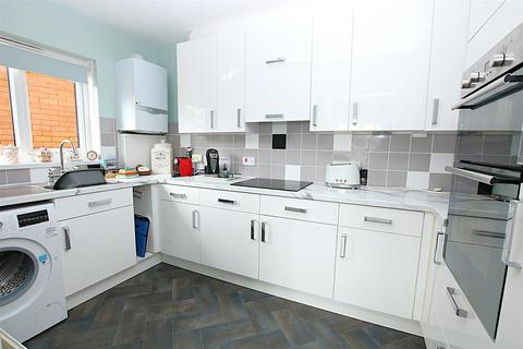 1 bedroom flat for sale, Wootton Brook Close, East Hunsbury