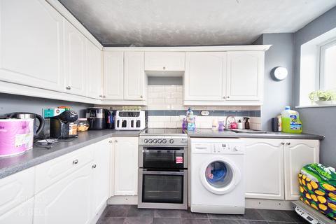 3 bedroom end of terrace house for sale, Renshaw Close, Luton, Bedfordshire, LU2