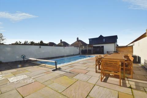 5 bedroom detached house to rent, Botany Road Broadstairs CT10