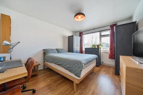2 bedroom maisonette for sale, Burr Close, Bexleyheath