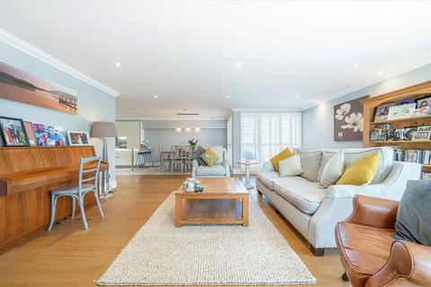undefined, Twickenham Road, Teddington TW11