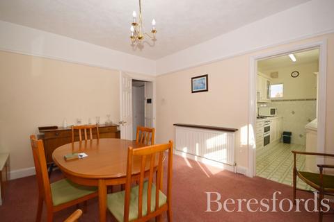 2 bedroom maisonette for sale, Tudor Drive, Romford, RM2