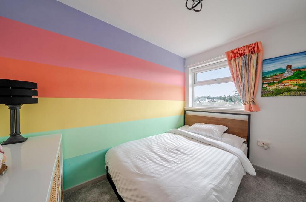 Bed3.jpg