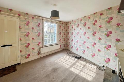 2 bedroom terraced house to rent, Bank Street, Herne Bay