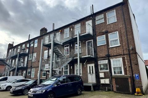 2 bedroom flat for sale, Links View, Greenford UB6