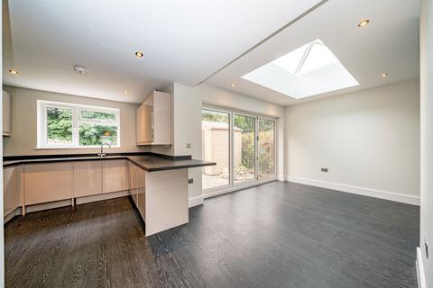 undefined, Heathfield Close, Caddington, LU1