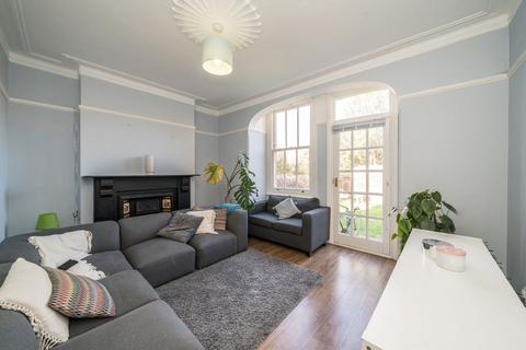 3 bedroom flat to rent, Leigham Court Road, London SW16