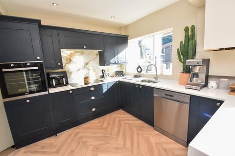 4 bedroom semi-detached house for sale, Park Road, Partington, M31