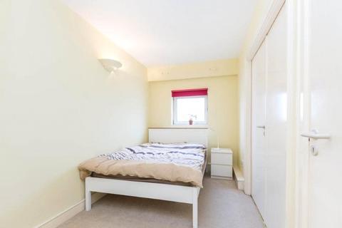 2 bedroom apartment to rent, Westferry Road, London, E14