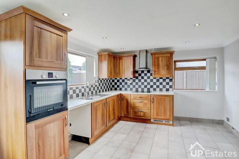 3 bedroom end of terrace house to rent, Hill Street, Bedworth